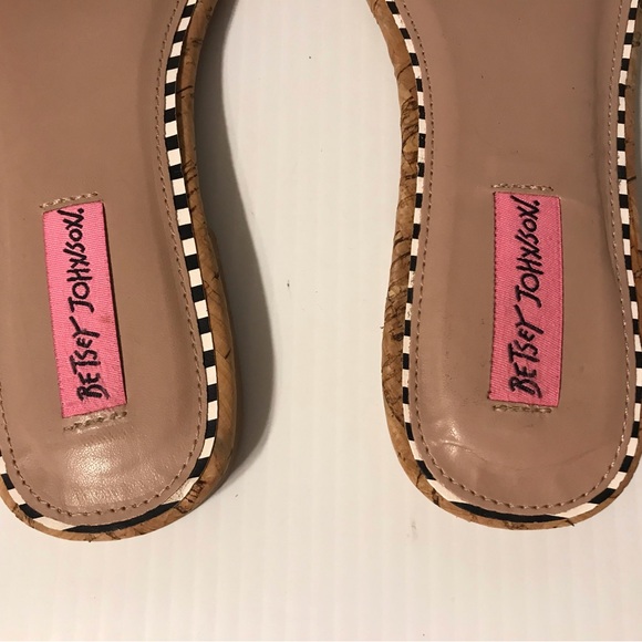 Betsy Johnson embellished beads slide on flat sandals fits size 8 - Picture 5 of 7